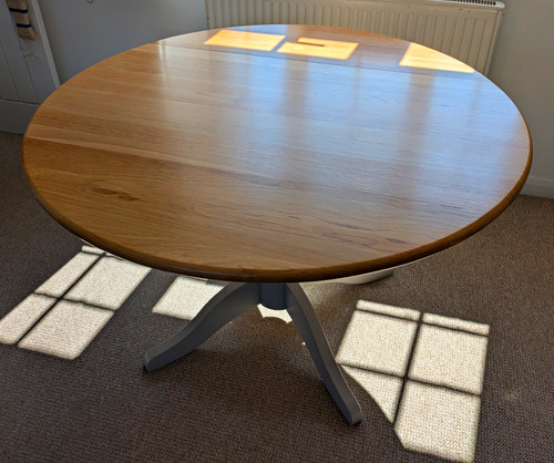 Padstow round drop leaf - round,
